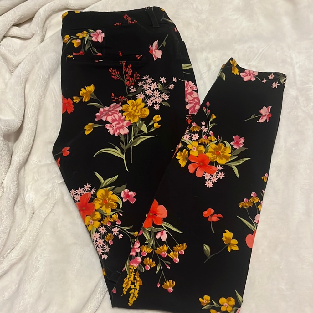 Old Navy Pixie Pants Floral Black
